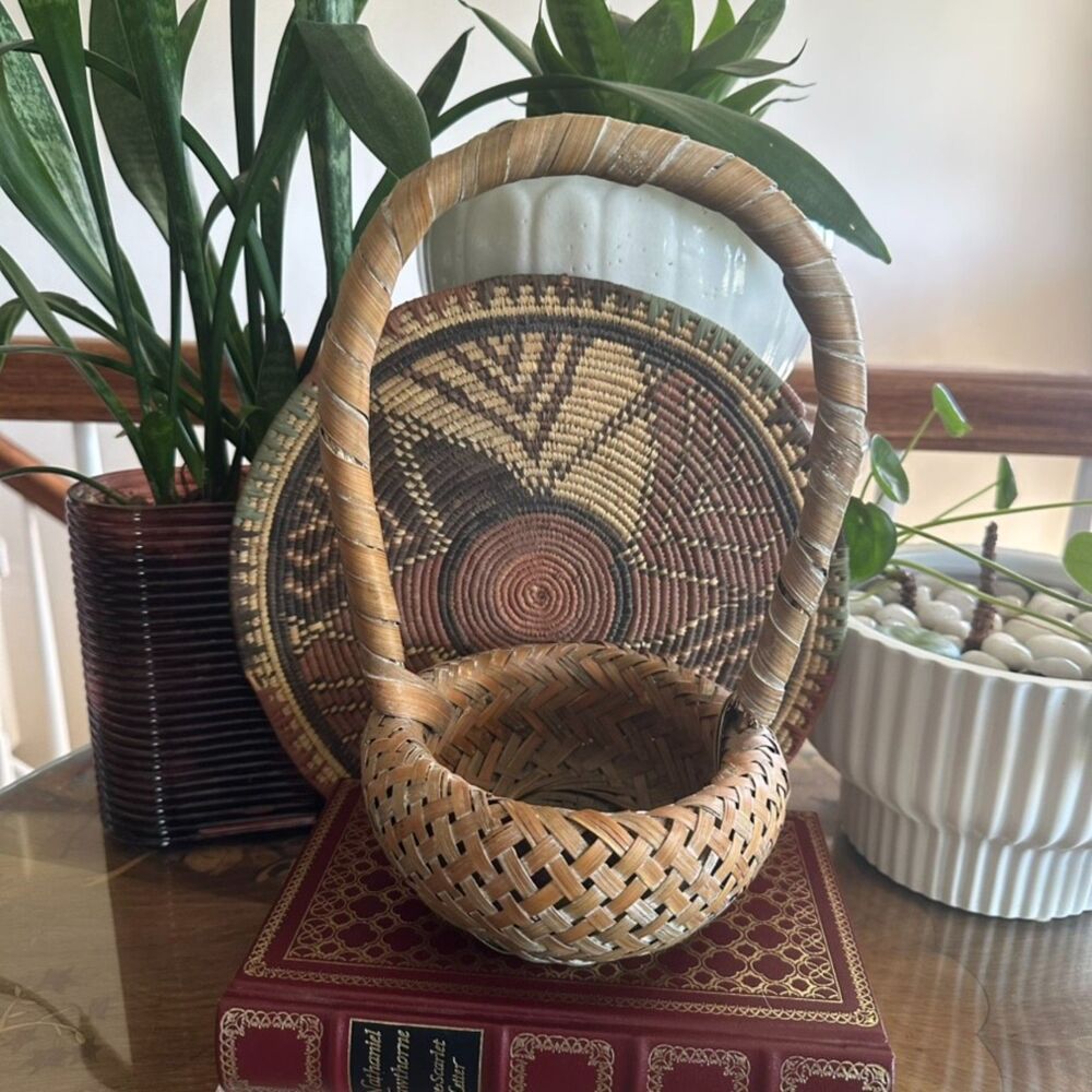 Vintage Double Walled Japanese Ikebana Hand Woven Split Bamboo Basket w/ Handle